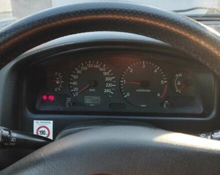 Серый Тойота Авенсис, объемом двигателя 2 л и пробегом 214 тыс. км за 3500 $, фото 2 на Automoto.ua