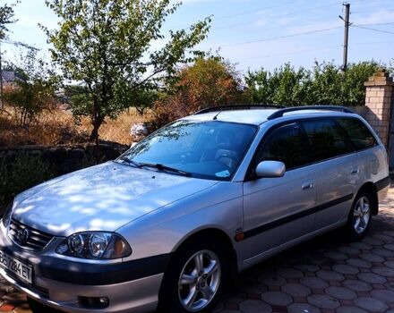 Серый Тойота Авенсис, объемом двигателя 2 л и пробегом 215 тыс. км за 3500 $, фото 1 на Automoto.ua