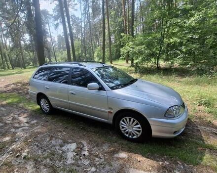 Серый Тойота Авенсис, объемом двигателя 2 л и пробегом 450 тыс. км за 4000 $, фото 2 на Automoto.ua