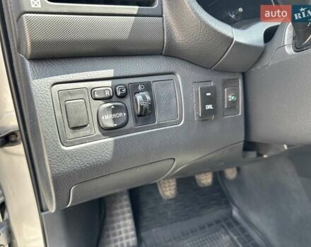 Серый Тойота Авенсис, объемом двигателя 1.8 л и пробегом 257 тыс. км за 5400 $, фото 17 на Automoto.ua