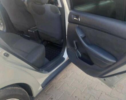 Серый Тойота Авенсис, объемом двигателя 2 л и пробегом 200 тыс. км за 5200 $, фото 5 на Automoto.ua