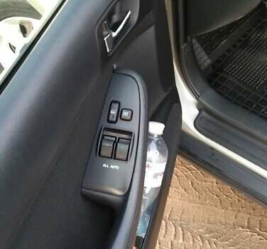 Серый Тойота Авенсис, объемом двигателя 1.6 л и пробегом 373 тыс. км за 5600 $, фото 9 на Automoto.ua