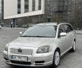 Серый Тойота Авенсис, объемом двигателя 2 л и пробегом 373 тыс. км за 4399 $, фото 1 на Automoto.ua