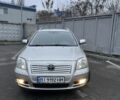 Серый Тойота Авенсис, объемом двигателя 2 л и пробегом 325 тыс. км за 3000 $, фото 3 на Automoto.ua