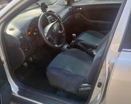 Серый Тойота Авенсис, объемом двигателя 2 л и пробегом 200 тыс. км за 5200 $, фото 7 на Automoto.ua
