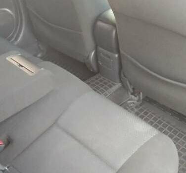 Серый Тойота Авенсис, объемом двигателя 1.6 л и пробегом 373 тыс. км за 5600 $, фото 16 на Automoto.ua