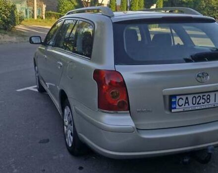 Сірий Тойота Авенсіс, об'ємом двигуна 2 л та пробігом 315 тис. км за 5850 $, фото 1 на Automoto.ua