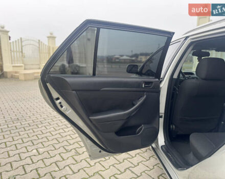 Серый Тойота Авенсис, объемом двигателя 2 л и пробегом 400 тыс. км за 4850 $, фото 14 на Automoto.ua