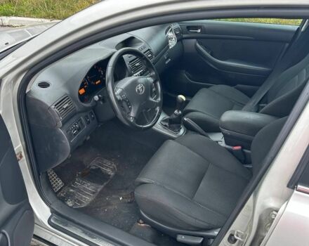 Серый Тойота Авенсис, объемом двигателя 2 л и пробегом 358 тыс. км за 2650 $, фото 5 на Automoto.ua