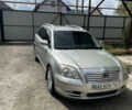 Серый Тойота Авенсис, объемом двигателя 1.8 л и пробегом 211 тыс. км за 6400 $, фото 2 на Automoto.ua