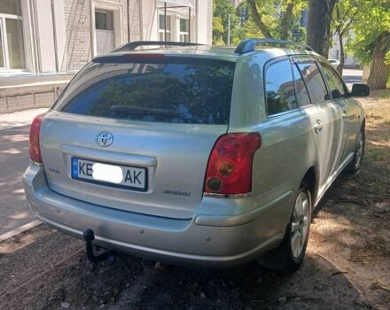 Серый Тойота Авенсис, объемом двигателя 1.8 л и пробегом 300 тыс. км за 6000 $, фото 2 на Automoto.ua
