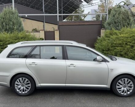 Сірий Тойота Авенсіс, об'ємом двигуна 2 л та пробігом 300 тис. км за 3290 $, фото 3 на Automoto.ua