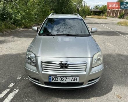 Серый Тойота Авенсис, объемом двигателя 1.8 л и пробегом 257 тыс. км за 5400 $, фото 2 на Automoto.ua