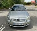 Серый Тойота Авенсис, объемом двигателя 1.8 л и пробегом 257 тыс. км за 5600 $, фото 2 на Automoto.ua