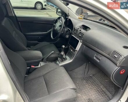 Сірий Тойота Авенсіс, об'ємом двигуна 1.8 л та пробігом 270 тис. км за 5400 $, фото 7 на Automoto.ua