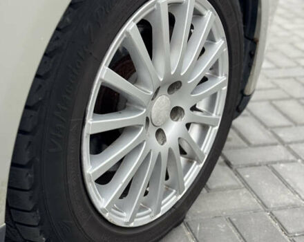 Сірий Тойота Авенсіс, об'ємом двигуна 2 л та пробігом 373 тис. км за 4450 $, фото 12 на Automoto.ua