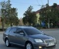 Серый Тойота Авенсис, объемом двигателя 2 л и пробегом 190 тыс. км за 3180 $, фото 1 на Automoto.ua