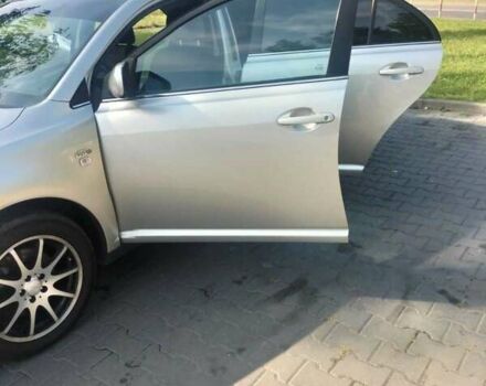 Серый Тойота Авенсис, объемом двигателя 2 л и пробегом 200 тыс. км за 5200 $, фото 10 на Automoto.ua