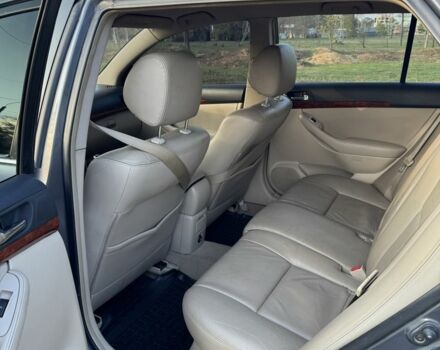 Серый Тойота Авенсис, объемом двигателя 2 л и пробегом 190 тыс. км за 3180 $, фото 6 на Automoto.ua