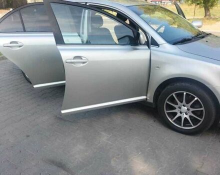 Серый Тойота Авенсис, объемом двигателя 2 л и пробегом 200 тыс. км за 5200 $, фото 11 на Automoto.ua