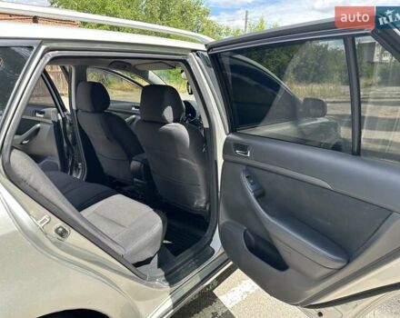 Серый Тойота Авенсис, объемом двигателя 1.8 л и пробегом 257 тыс. км за 5400 $, фото 16 на Automoto.ua