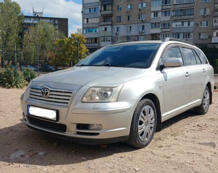 Серый Тойота Авенсис, объемом двигателя 1.8 л и пробегом 300 тыс. км за 5000 $, фото 2 на Automoto.ua