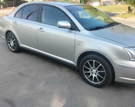 Серый Тойота Авенсис, объемом двигателя 2 л и пробегом 200 тыс. км за 5200 $, фото 2 на Automoto.ua