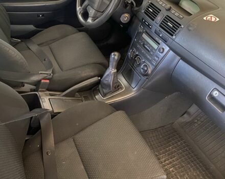 Сірий Тойота Авенсіс, об'ємом двигуна 0 л та пробігом 284 тис. км за 2300 $, фото 3 на Automoto.ua