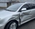 Серый Тойота Авенсис, объемом двигателя 2 л и пробегом 325 тыс. км за 3000 $, фото 2 на Automoto.ua