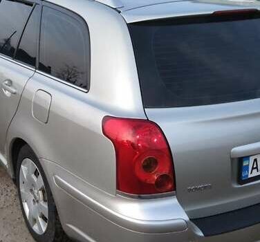 Серый Тойота Авенсис, объемом двигателя 1.6 л и пробегом 373 тыс. км за 5600 $, фото 4 на Automoto.ua