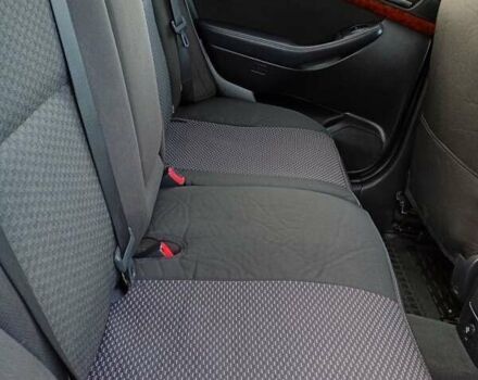 Серый Тойота Авенсис, объемом двигателя 2 л и пробегом 428 тыс. км за 4151 $, фото 4 на Automoto.ua