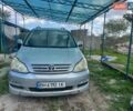 Серый Тойота Авенсис, объемом двигателя 2 л и пробегом 306 тыс. км за 3250 $, фото 3 на Automoto.ua