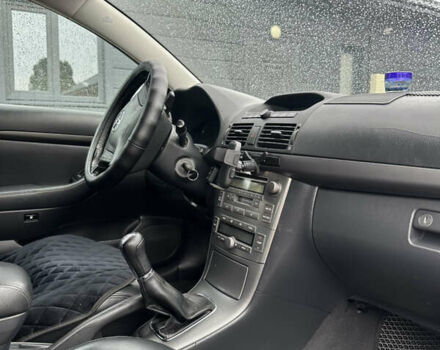 Серый Тойота Авенсис, объемом двигателя 2 л и пробегом 251 тыс. км за 5300 $, фото 12 на Automoto.ua