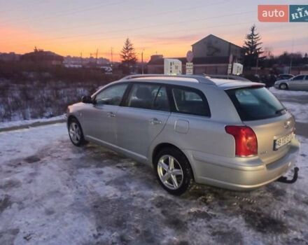 Серый Тойота Авенсис, объемом двигателя 1.8 л и пробегом 263 тыс. км за 7100 $, фото 2 на Automoto.ua