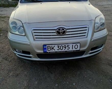 Серый Тойота Авенсис, объемом двигателя 2 л и пробегом 428 тыс. км за 4151 $, фото 2 на Automoto.ua