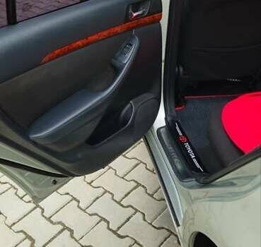 Серый Тойота Авенсис, объемом двигателя 1.79 л и пробегом 282 тыс. км за 4150 $, фото 7 на Automoto.ua