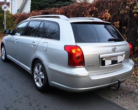 Серый Тойота Авенсис, объемом двигателя 2 л и пробегом 430 тыс. км за 2500 $, фото 2 на Automoto.ua
