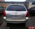 Серый Тойота Авенсис, объемом двигателя 2 л и пробегом 341 тыс. км за 5400 $, фото 3 на Automoto.ua