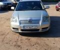 Сірий Тойота Авенсіс, об'ємом двигуна 2 л та пробігом 320 тис. км за 4999 $, фото 1 на Automoto.ua