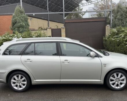 Серый Тойота Авенсис, объемом двигателя 2 л и пробегом 300 тыс. км за 3390 $, фото 3 на Automoto.ua