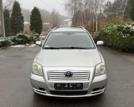 Серый Тойота Авенсис, объемом двигателя 2 л и пробегом 300 тыс. км за 3390 $, фото 1 на Automoto.ua