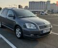 Серый Тойота Авенсис, объемом двигателя 1.8 л и пробегом 294 тыс. км за 5400 $, фото 1 на Automoto.ua