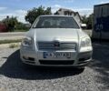 Сірий Тойота Авенсіс, об'ємом двигуна 2 л та пробігом 240 тис. км за 3601 $, фото 1 на Automoto.ua
