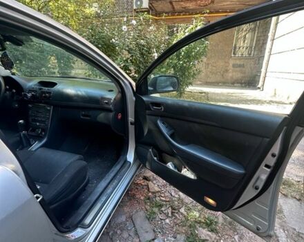 Сірий Тойота Авенсіс, об'ємом двигуна 2 л та пробігом 330 тис. км за 2800 $, фото 2 на Automoto.ua