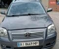 Серый Тойота Авенсис, объемом двигателя 2 л и пробегом 220 тыс. км за 6600 $, фото 1 на Automoto.ua