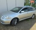 Серый Тойота Авенсис, объемом двигателя 2 л и пробегом 303 тыс. км за 5400 $, фото 1 на Automoto.ua