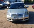 Сірий Тойота Авенсіс, об'ємом двигуна 2 л та пробігом 320 тис. км за 4999 $, фото 1 на Automoto.ua
