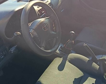 Сірий Тойота Авенсіс, об'ємом двигуна 2 л та пробігом 320 тис. км за 4999 $, фото 4 на Automoto.ua