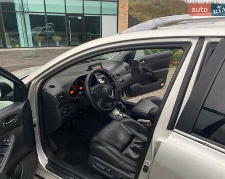 Сірий Тойота Авенсіс, об'ємом двигуна 2.36 л та пробігом 237 тис. км за 6100 $, фото 4 на Automoto.ua