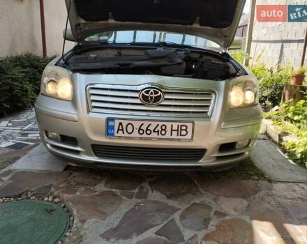 Серый Тойота Авенсис, объемом двигателя 2 л и пробегом 220 тыс. км за 7200 $, фото 2 на Automoto.ua